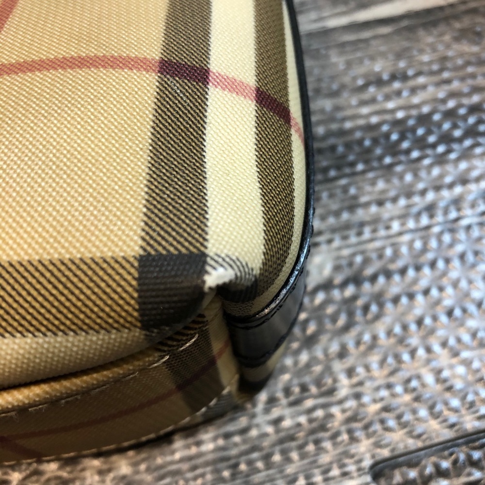 Burberry Beige Plaid Shoulder Bag with Black Trim - Picture 8 of 16